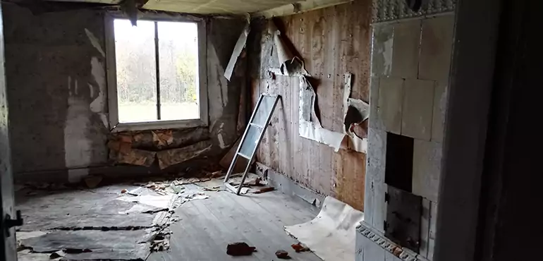 Why Selling a Distressed House Through Traditional Methods Fails in Boston